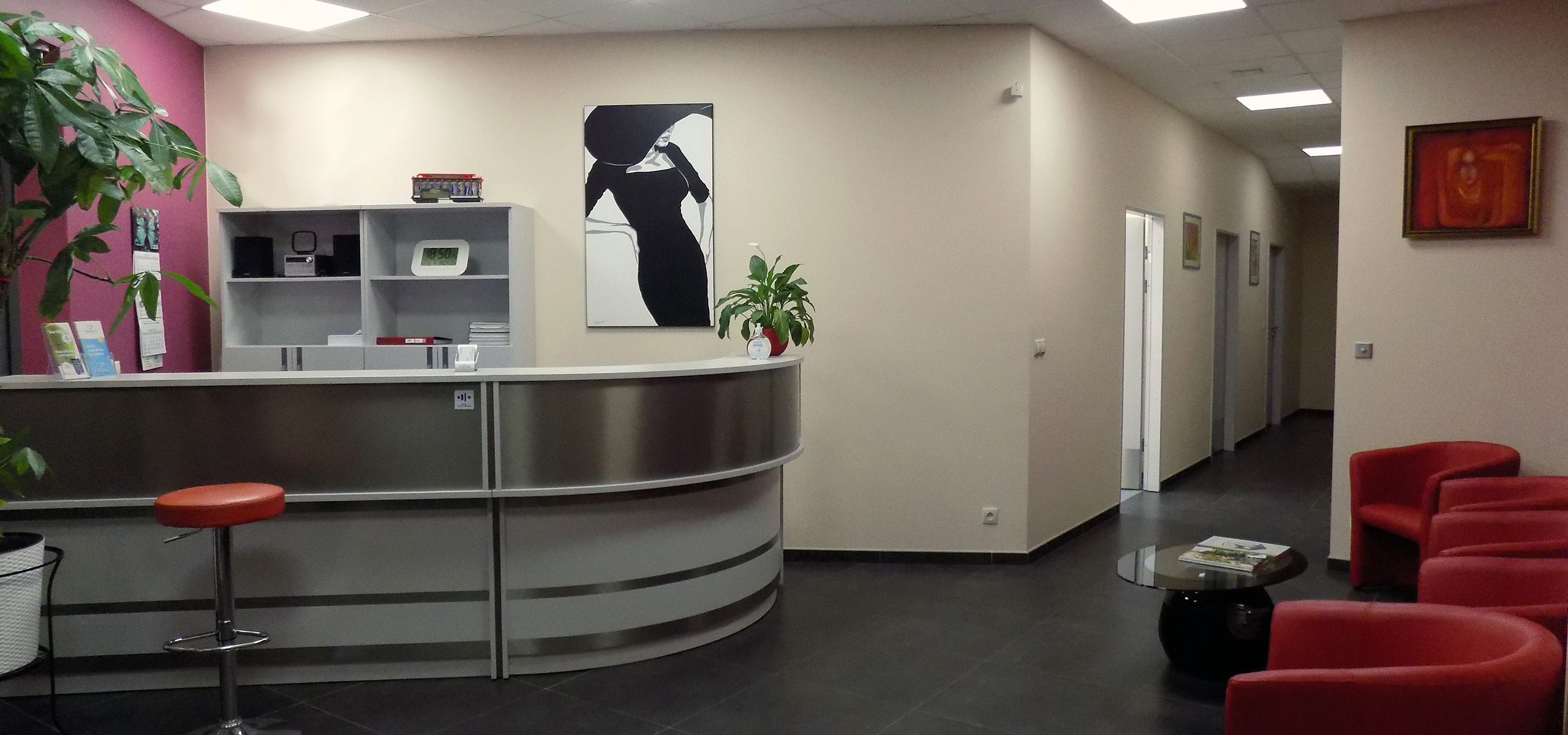 Powiększanie piersi - Plastyka powiek | dr Piotr Knast